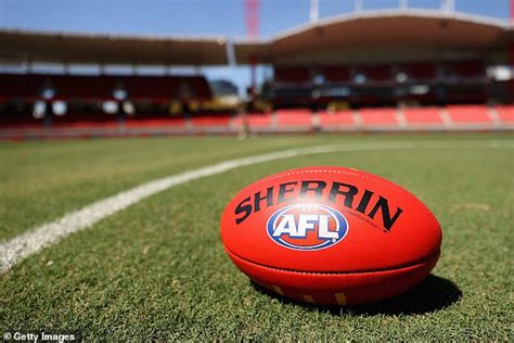 afl scandal photos|AFL rocked by nude scandal as photos and videos of FORTY。